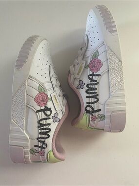 PUMA Girl’s White Floral-Accent Low Top Sneakers
